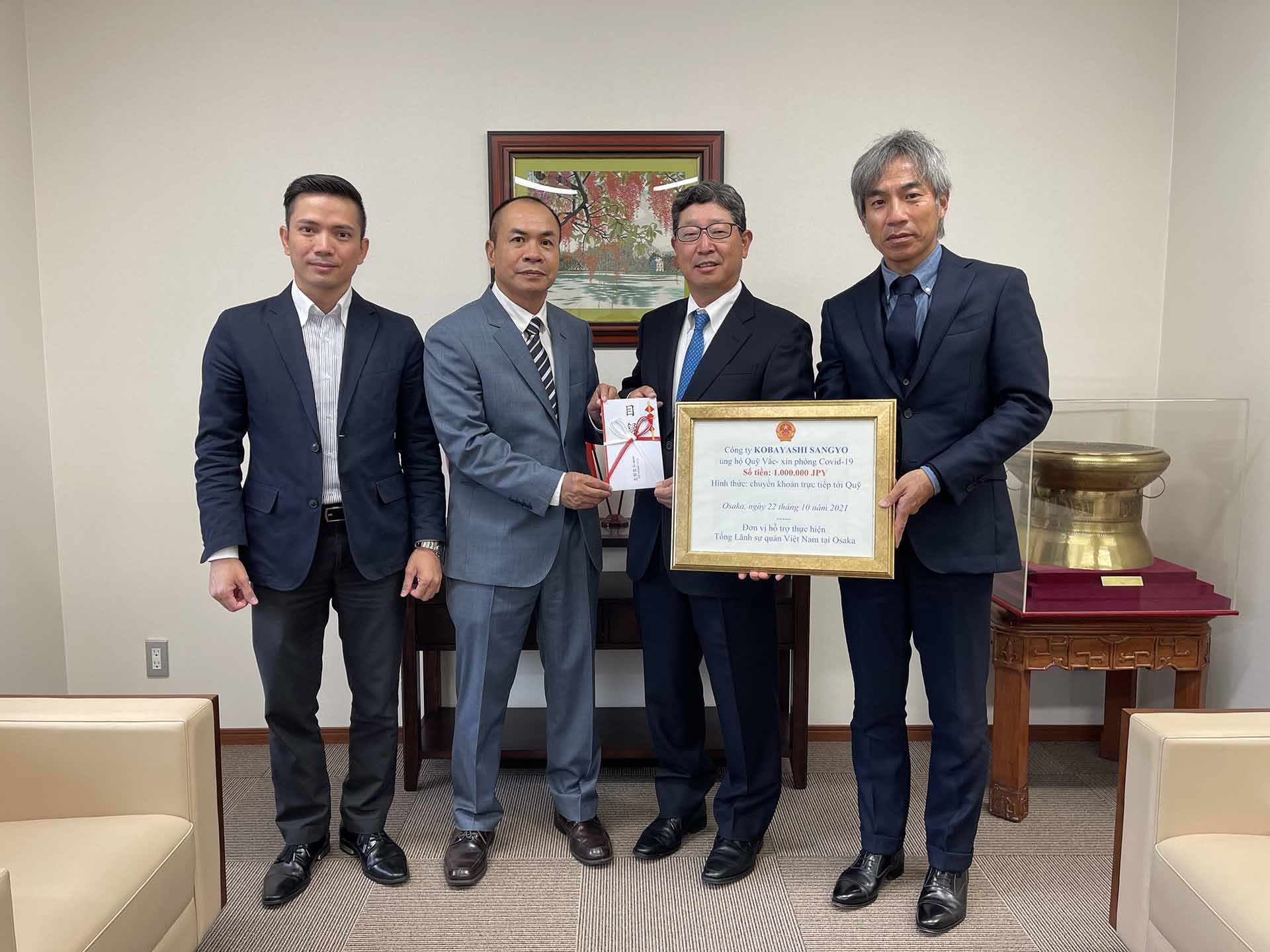 Japanese company donates to support Vietnam s COVID-19 fight